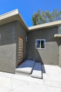 Building Photo - 13758 Walnut St