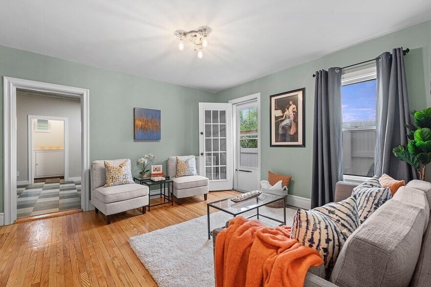 Building Photo - 80 Irving St