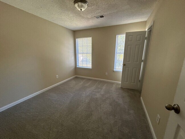 Building Photo - **MOVE IN WITH NO SECURITY DEPOSIT**8205 Autumn Greene Dr: Spacious 4 BR, 2.5 BA home only 2 mile...