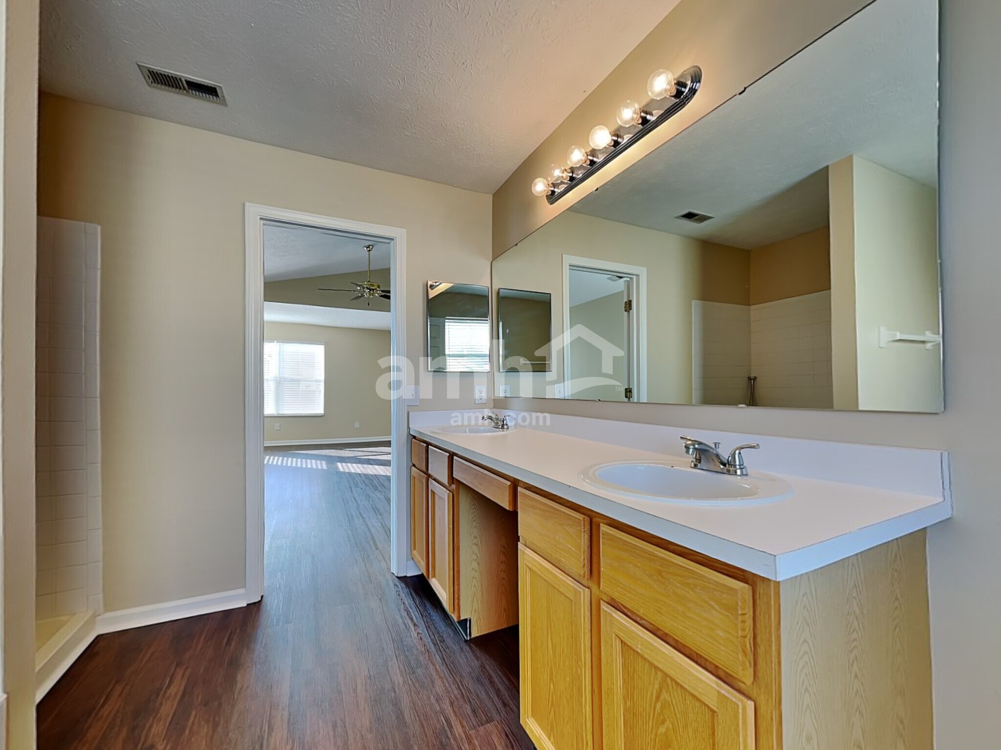 Building Photo - 3207 Creekshore Dr