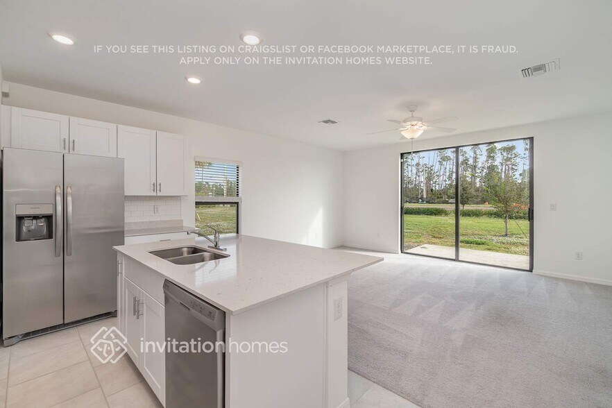 Building Photo - 2047 E Landings Wy