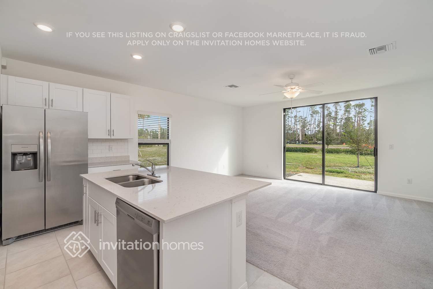 Building Photo - 2011 E Landings Wy