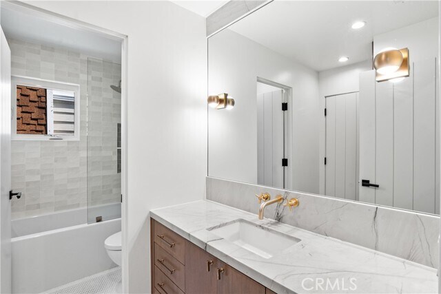 Building Photo - 211 Topaz Ave