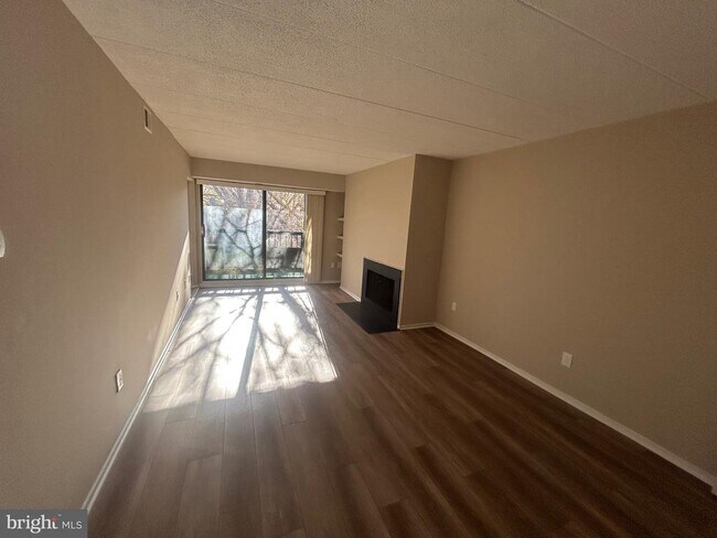 Building Photo - 5645 Harpers Farm Rd