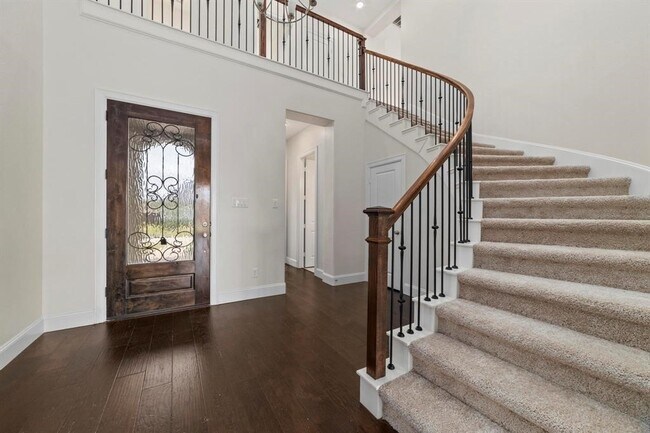 Building Photo - 9814 Carver Dr