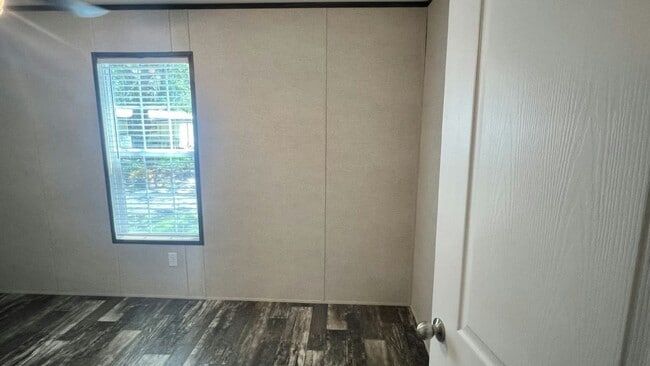 Building Photo - 96 Tower Manor Cir E