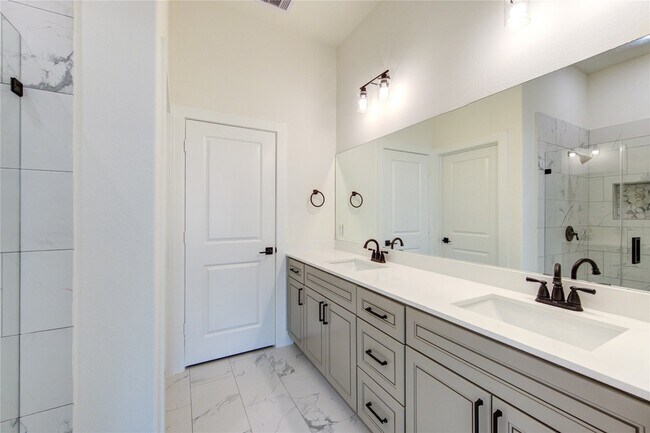 Building Photo - 4336 Avron Dr