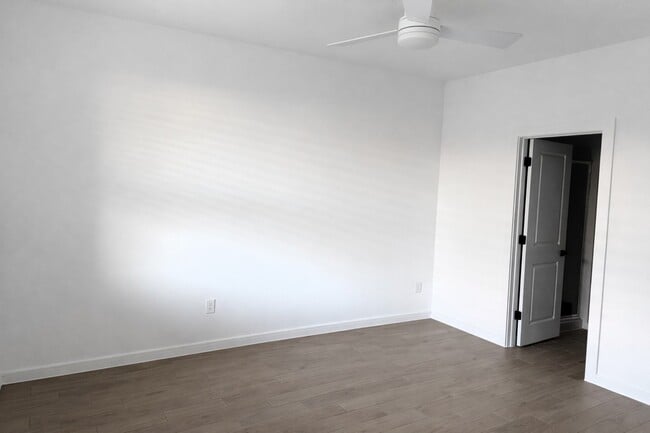 Building Photo - 8438 Bay Rdg Cir