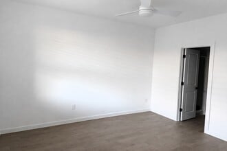 Building Photo - 8438 Bay Rdg Cir