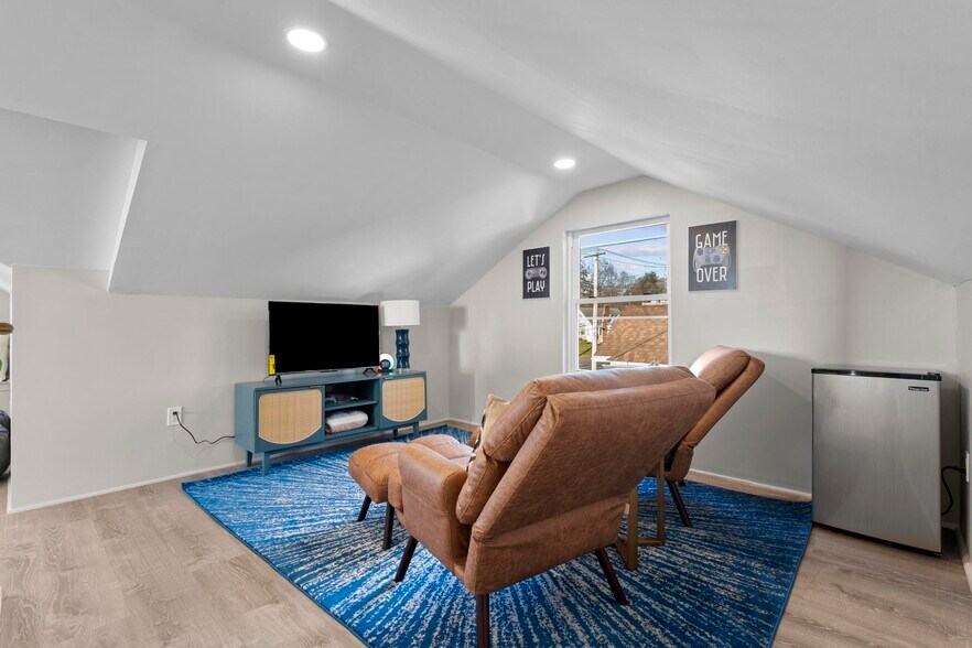 Building Photo - 11 Seaview Ave