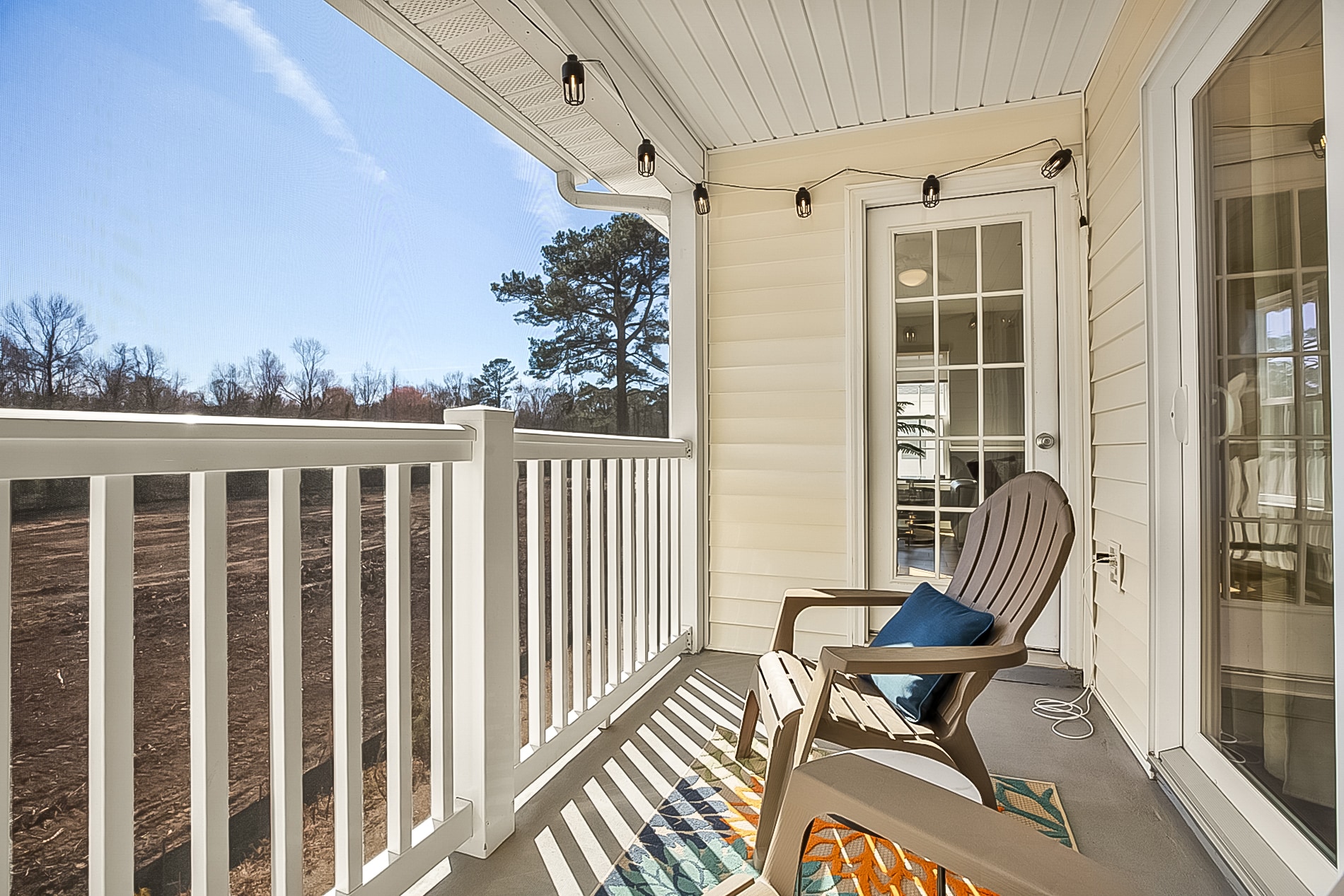 Building Photo - 1234 River Oaks Dr