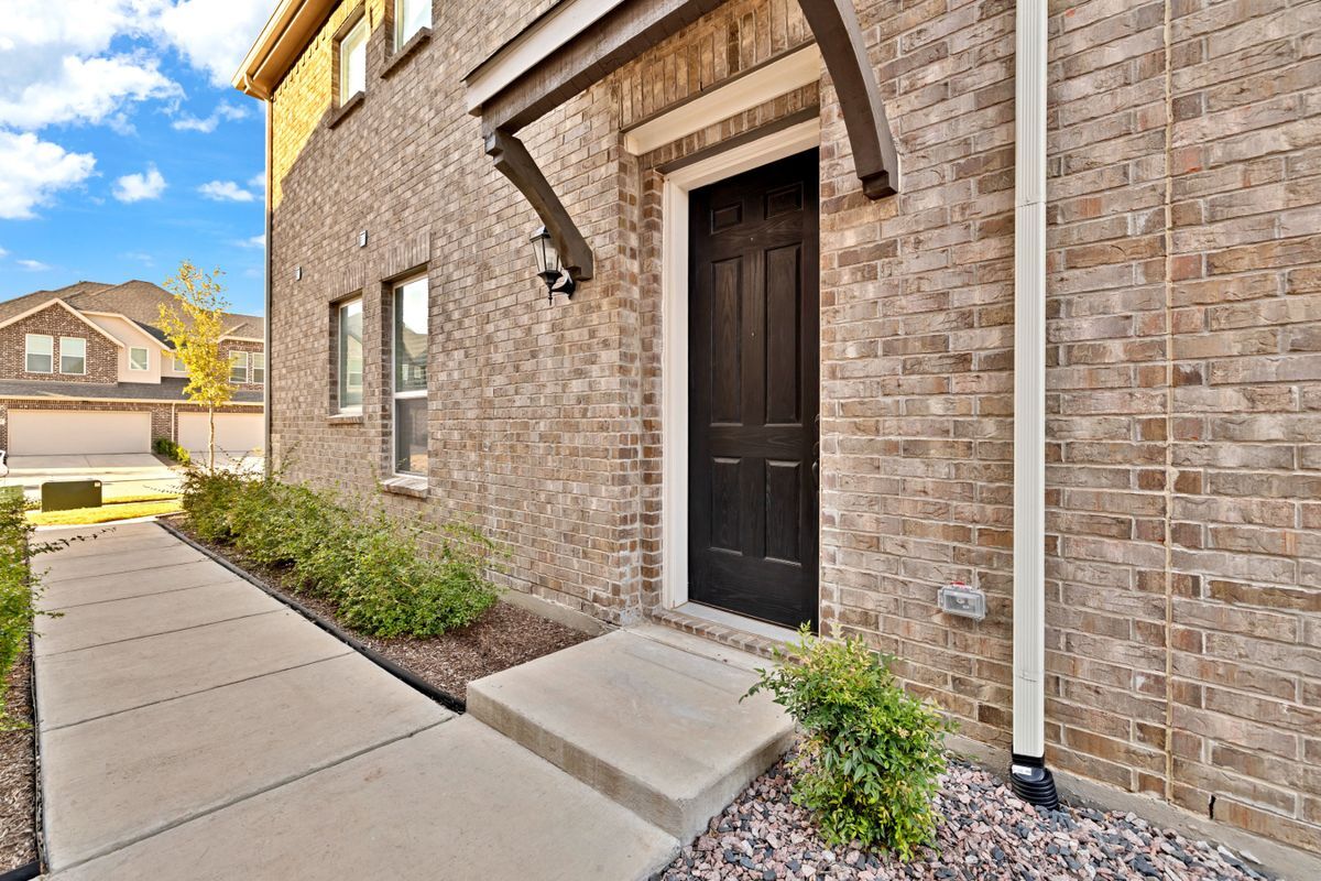 Building Photo - 1320 Hill Country Pl