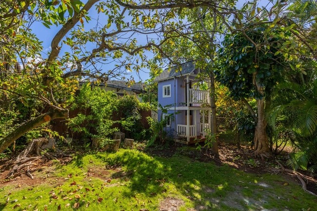 Building Photo - 59-018 Holawa St