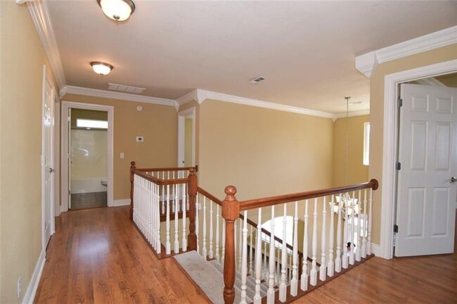 Building Photo - 6113 W Pleasant Dr