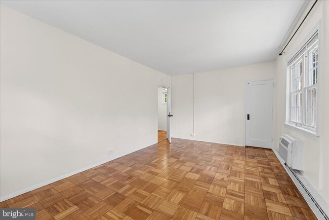 Building Photo - 3226 Gunston Rd
