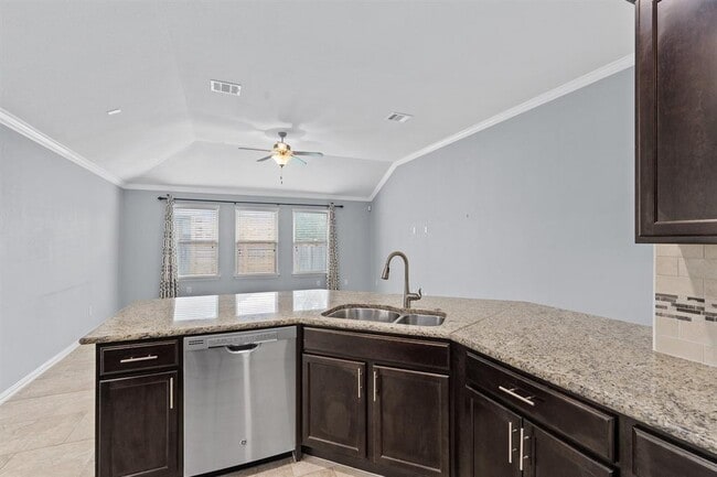 Building Photo - 417 Briar Park Dr