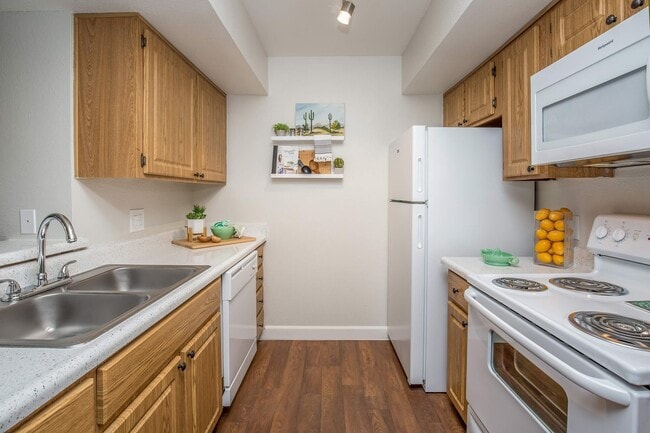 Interior Photo - Sun Creek Apartments
