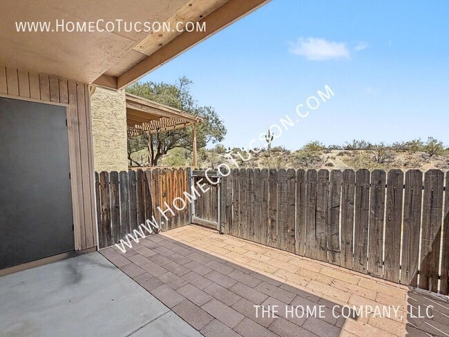 Building Photo - 5108 N Avenida Primera