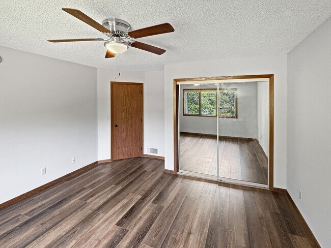 Building Photo - 5801 W 99th St