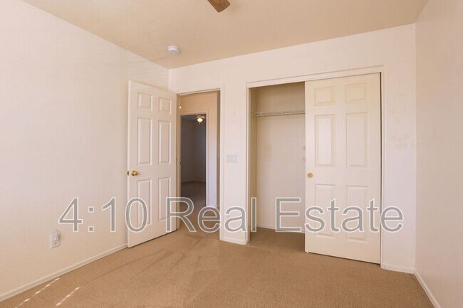 Building Photo - 2320 W Allens Peak Dr