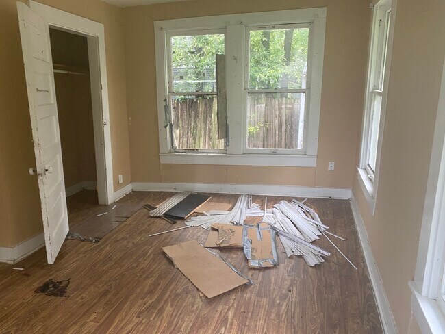 Building Photo - 5325 Alton Ave