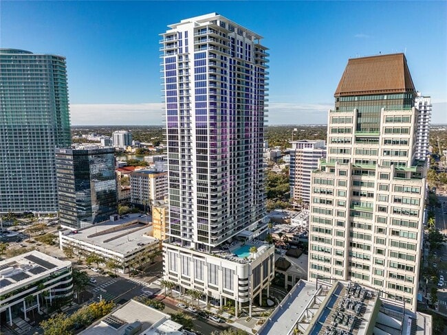 Building Photo - 275 1st Ave S