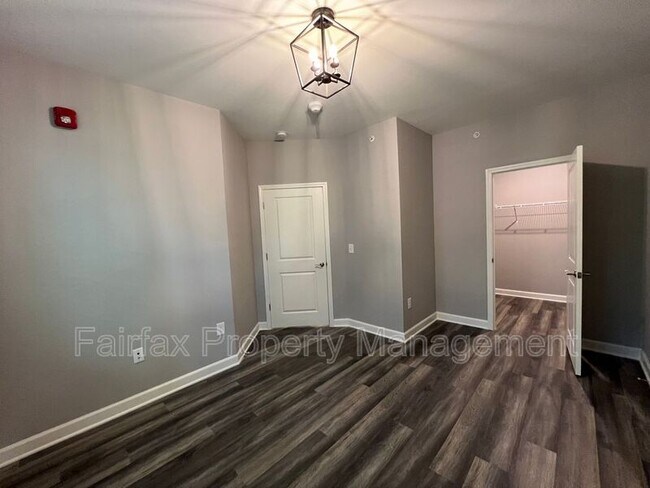 Building Photo - 518 Boone St