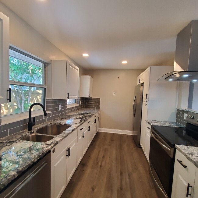 Building Photo - 6772-6113 113th St