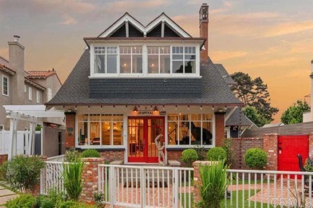 Building Photo - 1027 G Ave