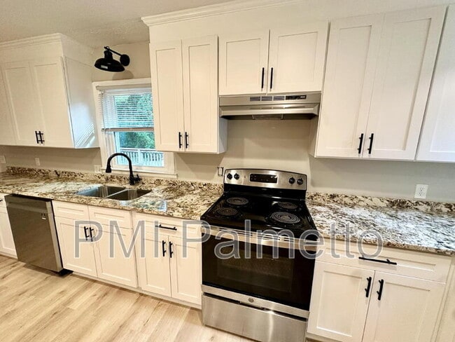 Building Photo - 948 Wateree Blvd