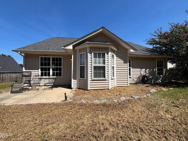 Building Photo - 337 Americana Dr