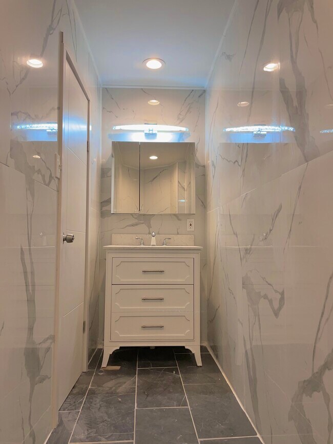 Building Photo - 1702 E Passyunk Ave