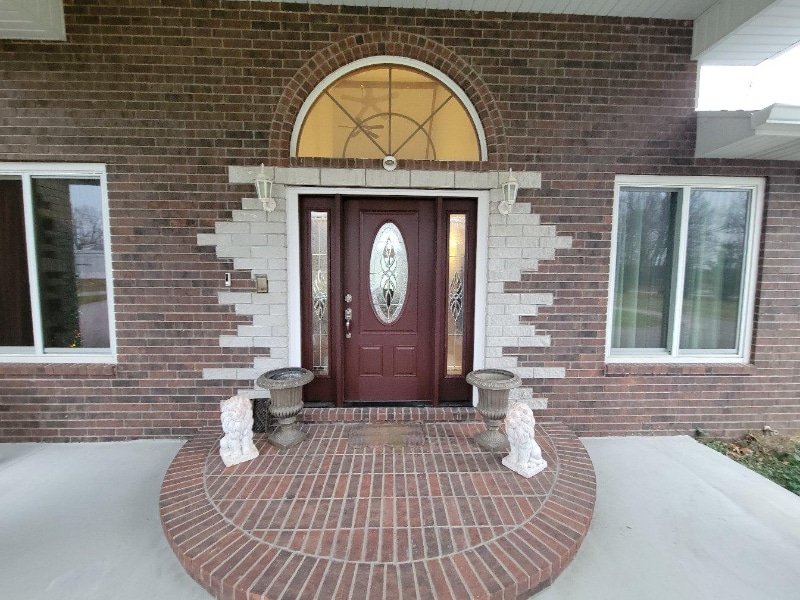 Building Photo - 8425 E Farm Rd 174