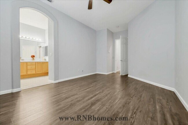 Building Photo - 941 Cameron Dr