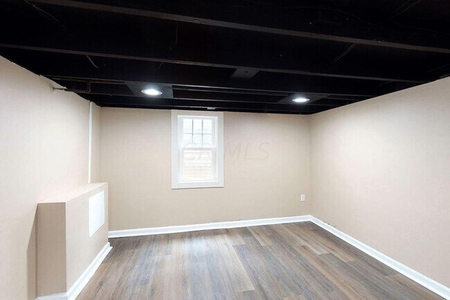 Building Photo - Coming Soon! | Renovated 2BR Home + Bonus Room | Available March 1st