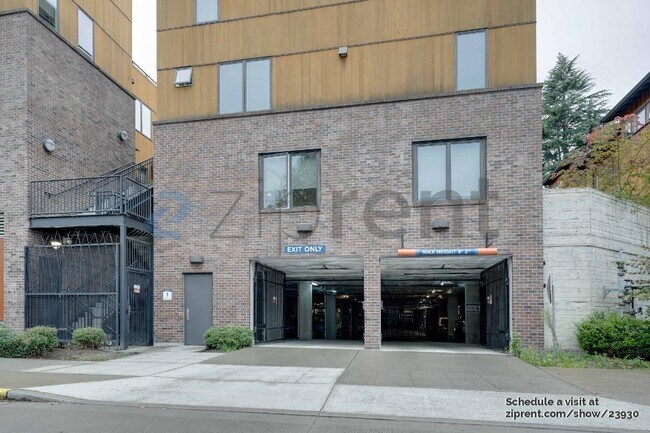 Building Photo - 3300 NE 65th St