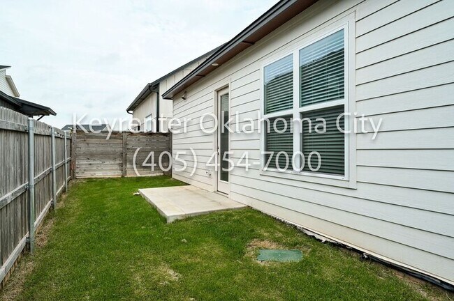 Building Photo - 2544 NW 130th St