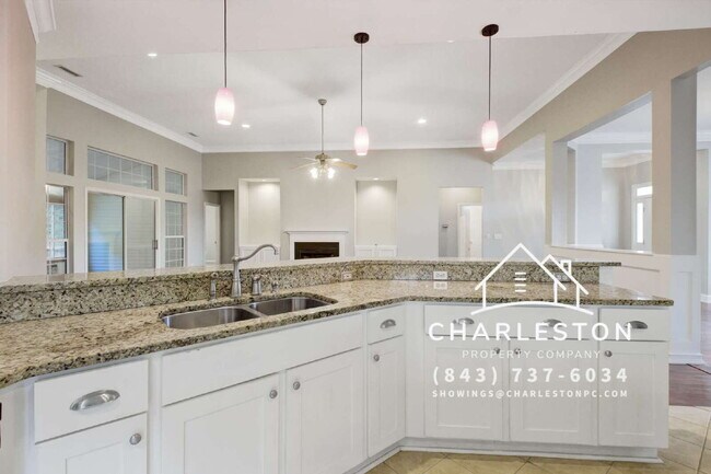 Building Photo - 6040 Fieldstone Cir