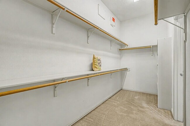 Building Photo - 16011 Belleshire Glen Ln