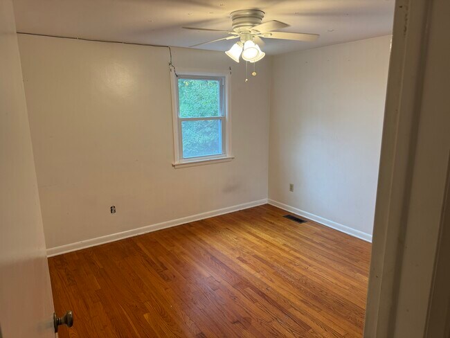 Building Photo - 5160 Snowdrift Rd