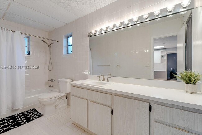 Building Photo - 6531 SW 57th Pl