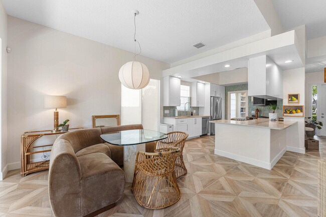 Building Photo - 8308 Rosalie Ln