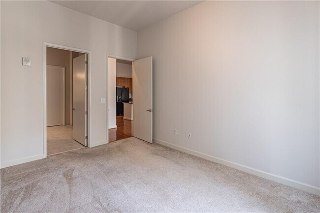 Building Photo - 711 Cosmopolitan Dr NE
