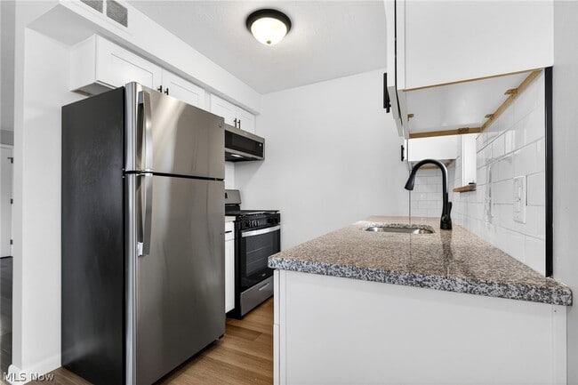 Building Photo - 211 Buffington Rd