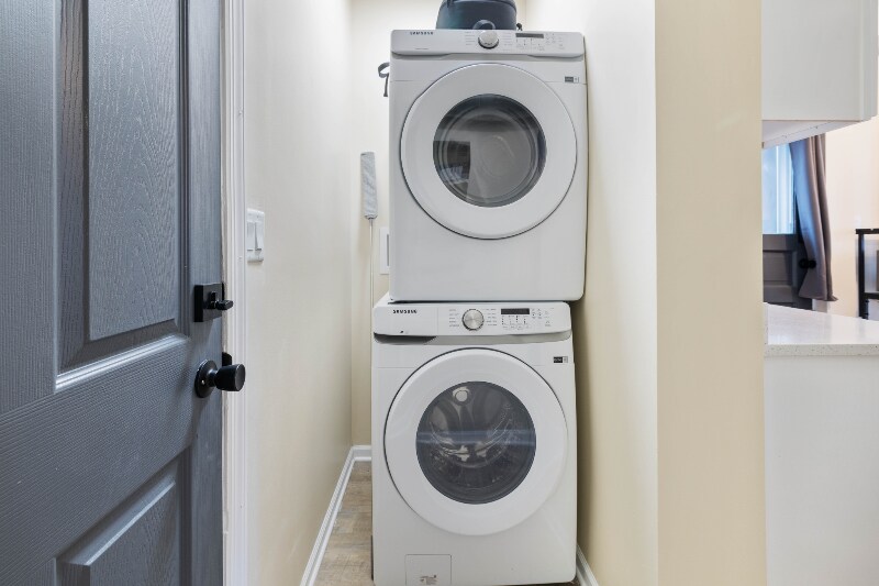 Building Photo - 2645 N Ridgeway Ave