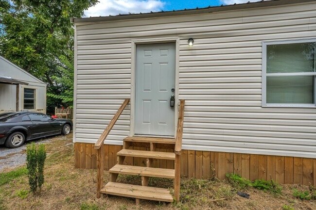 Building Photo - Cozy Childersburg Duplex! 2 Bed 1 Bath $75...