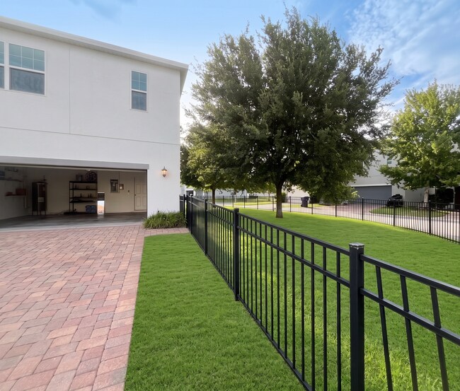 Building Photo - 9313 Tyrella Pine Trail