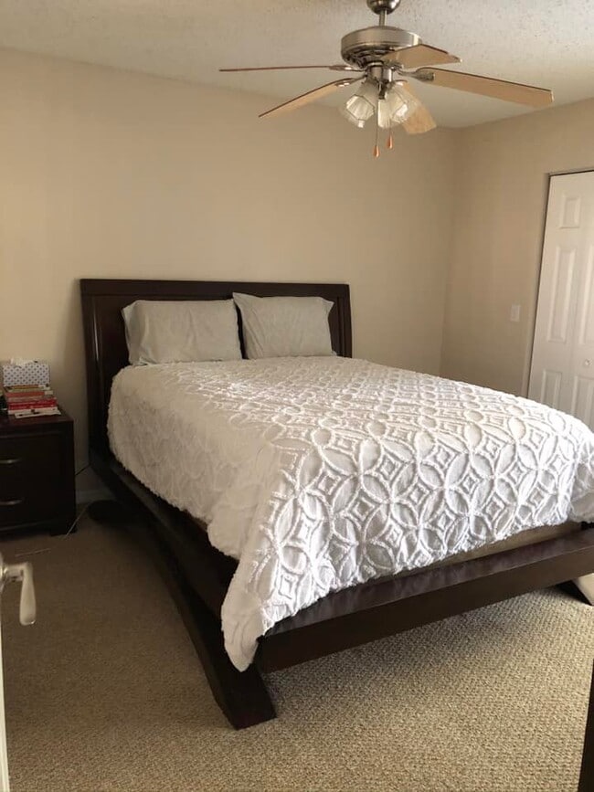 Building Photo - 12560 Equestrian Cir