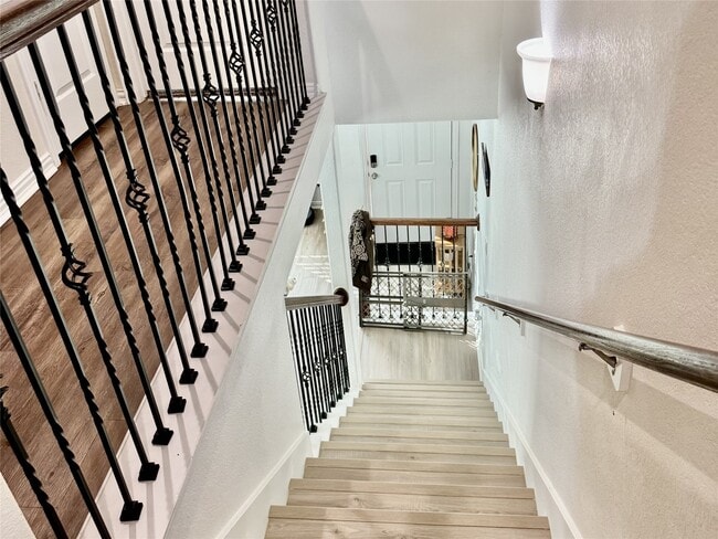 Building Photo - 12615 Barclay Ter Dr