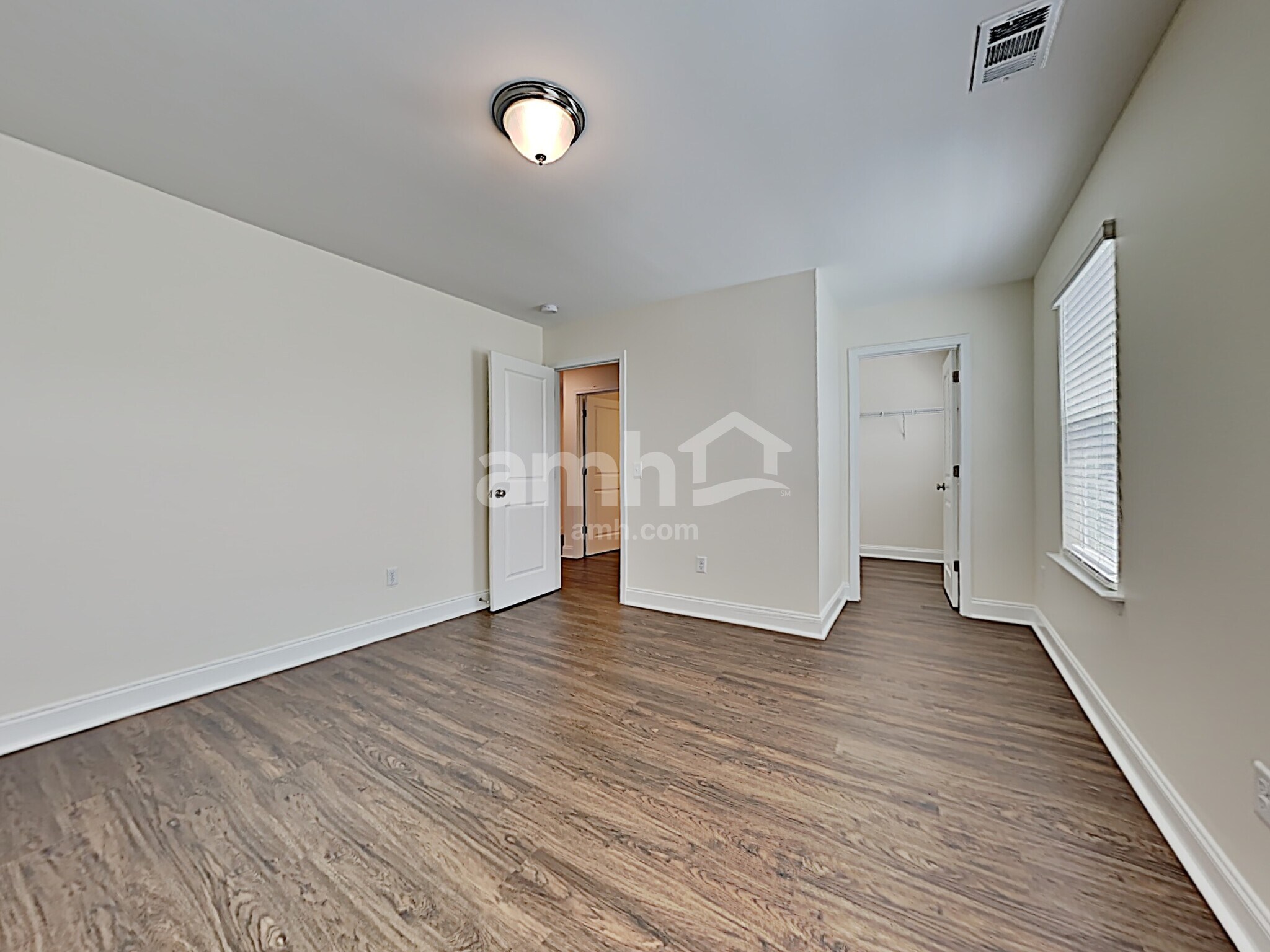 Building Photo - 106 Parkside Blvd